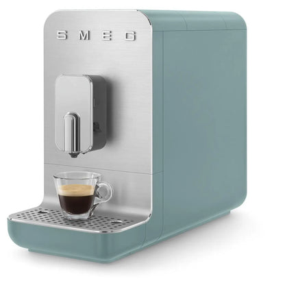 Smeg BCC13EGMEU Kaffeevollautomat mit Milchfunktion 50's Design - Smeg Point - Online Handel